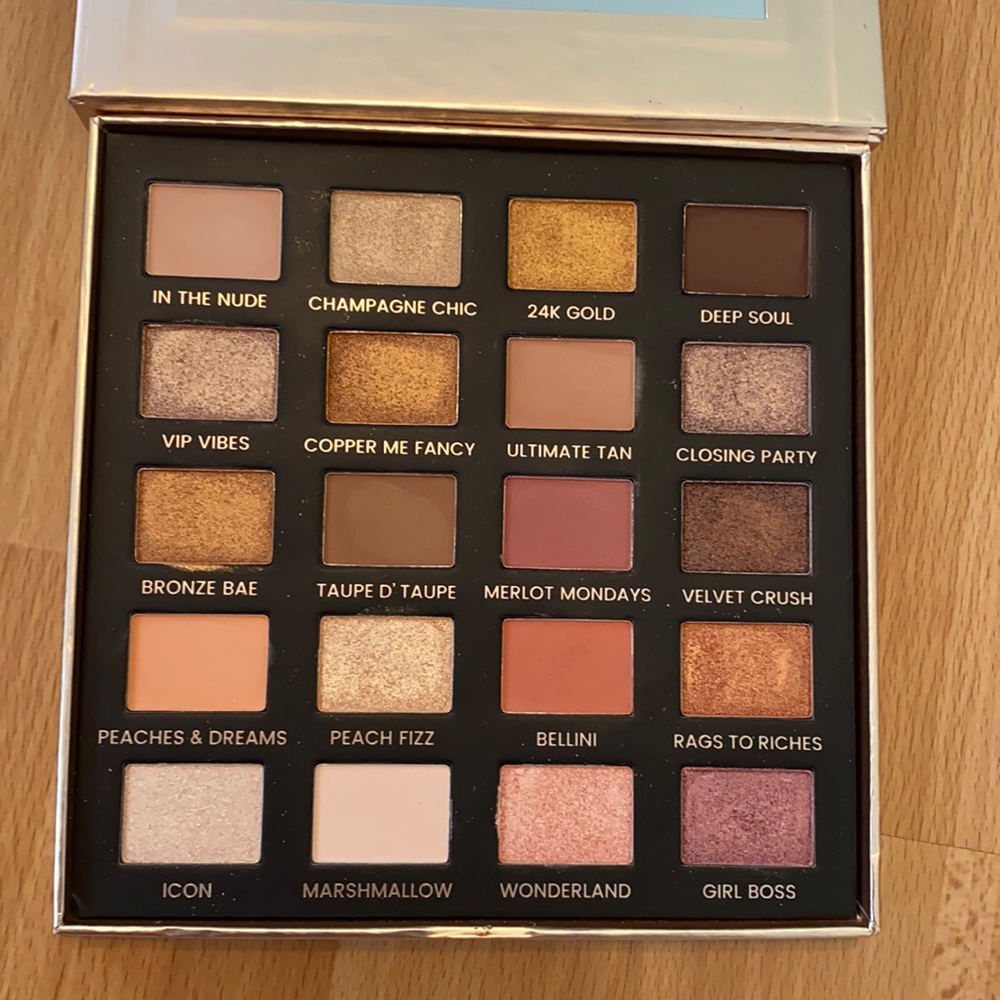 Iconic London Day to Slay palette
